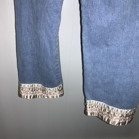 Susan Bristol beaded satin trimmed hem denim capris Sz 8 embroidered - Picture 5 of 7